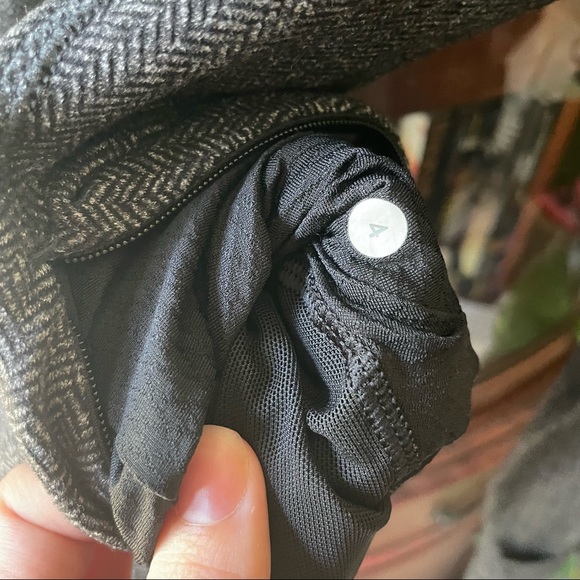 Lululemon Think Fast 1/4 zip - Picture 6 of 14